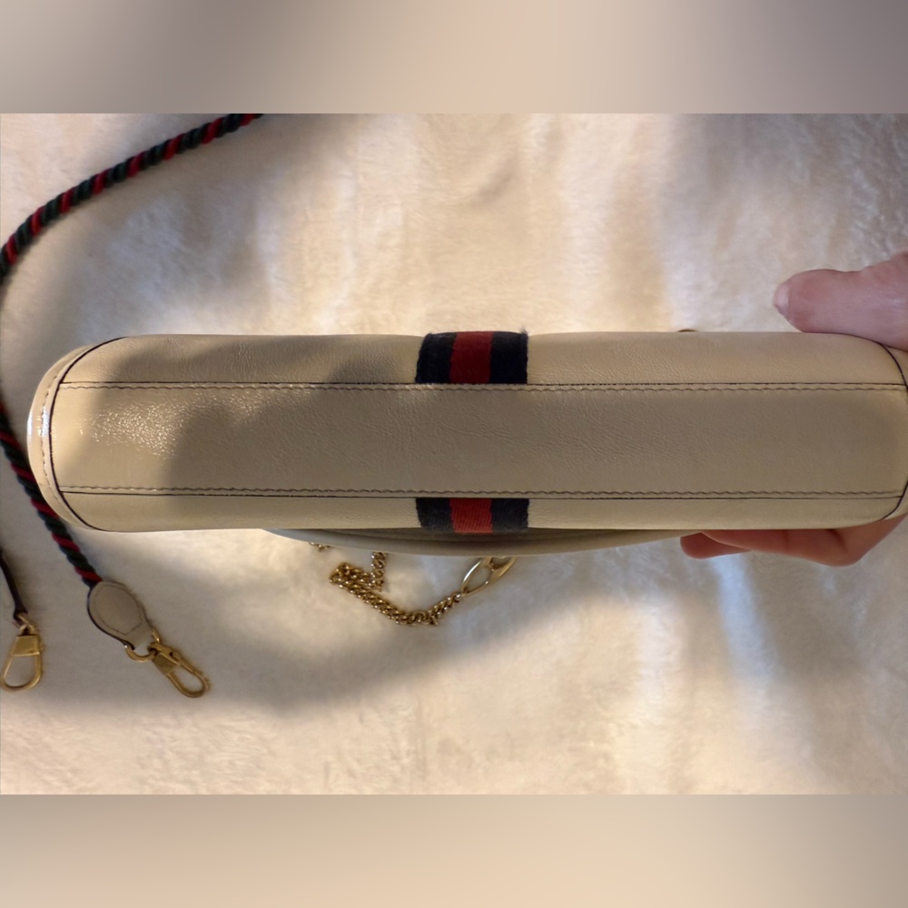 Gucci Small Linea Rajah Leather Shoulder Bag - Picture 12 of 12